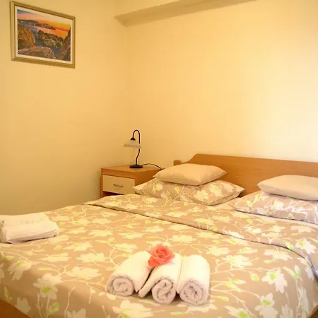 Apartment Marica Primosten