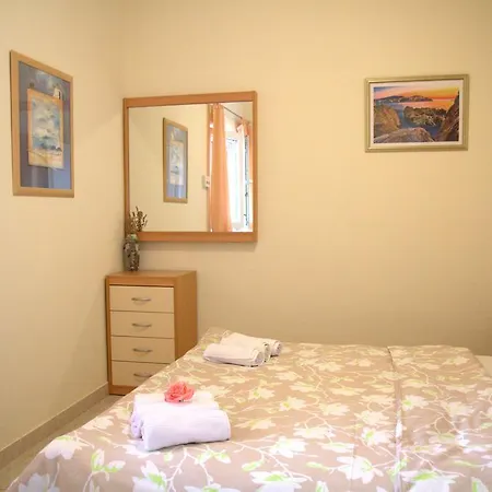 Apartment Marica Primosten
