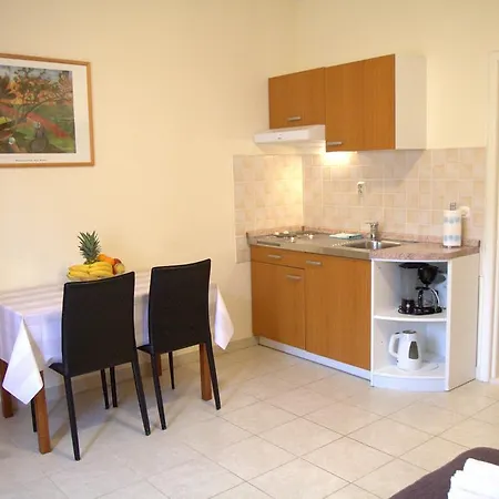 Apartment Marica Primosten