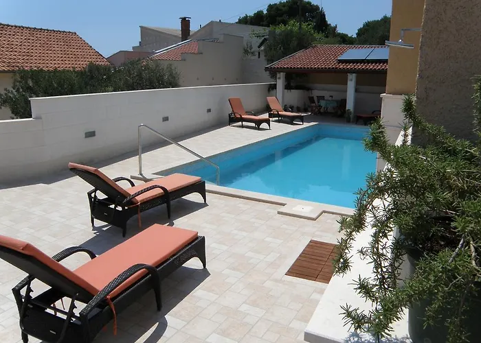 Apartment Marica Primosten